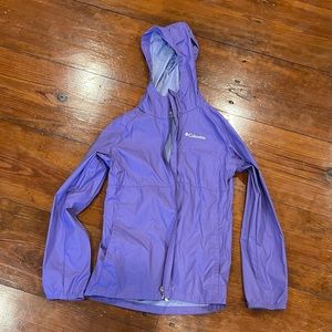 Purple Columbia kids windbreaker, size L (14-16), pockets and hood, EUC.